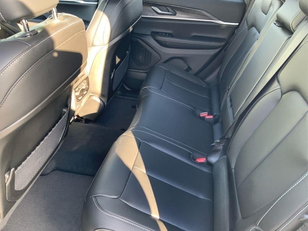 new 2025 Jeep Grand Cherokee car, priced at $45,140