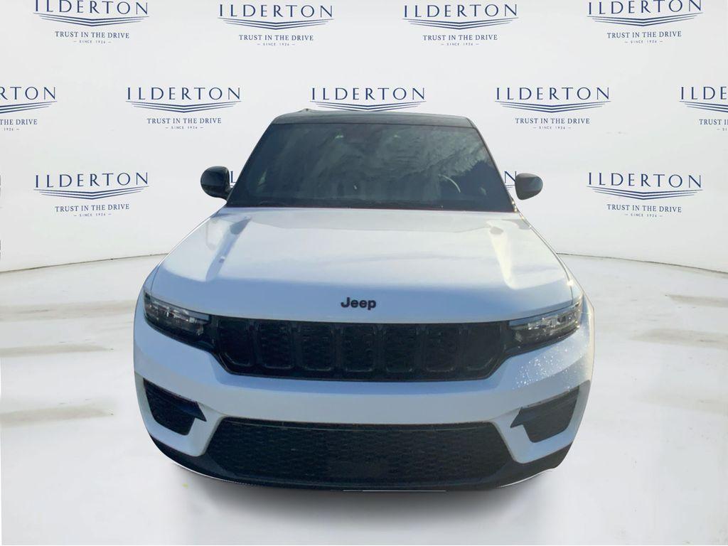 new 2025 Jeep Grand Cherokee car, priced at $43,640