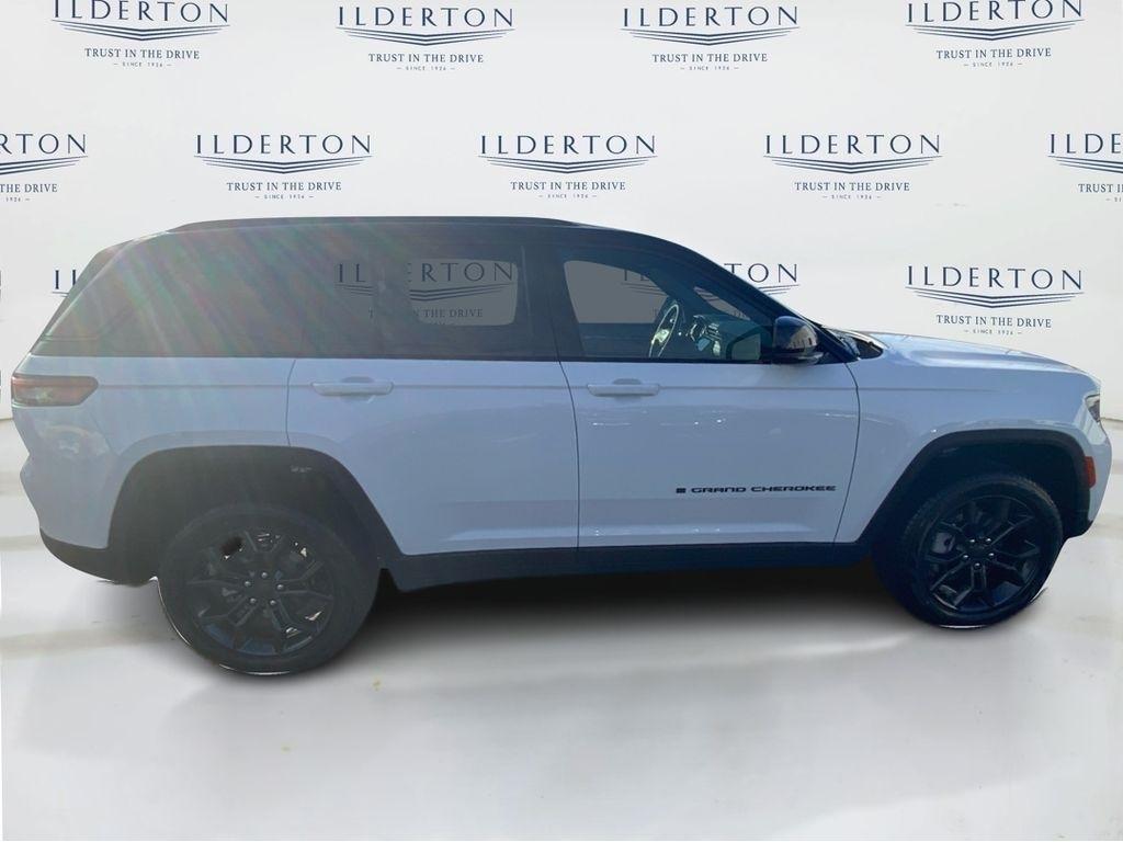 new 2025 Jeep Grand Cherokee car, priced at $45,140