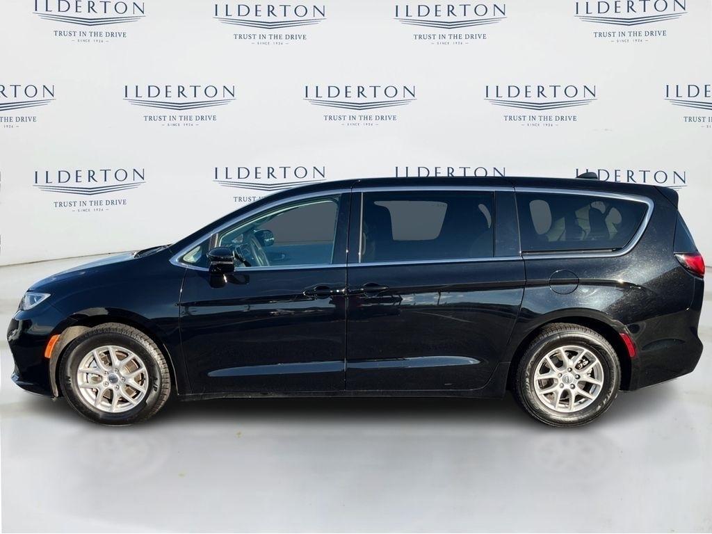 used 2024 Chrysler Pacifica car, priced at $23,995