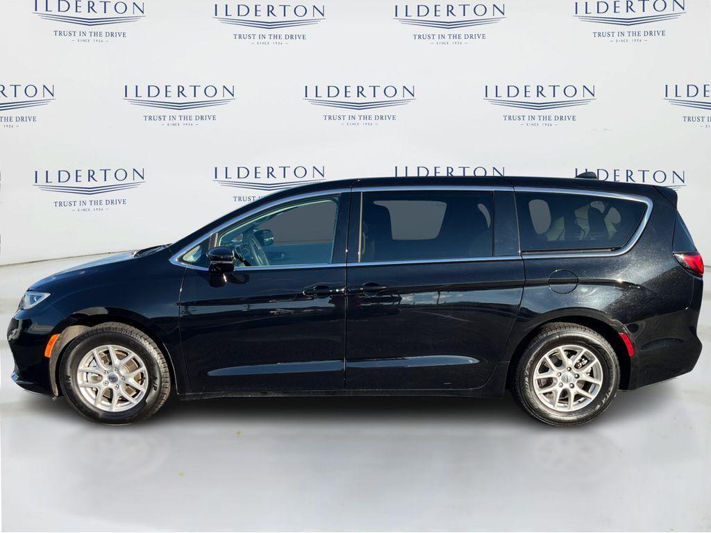 used 2024 Chrysler Pacifica car, priced at $25,300