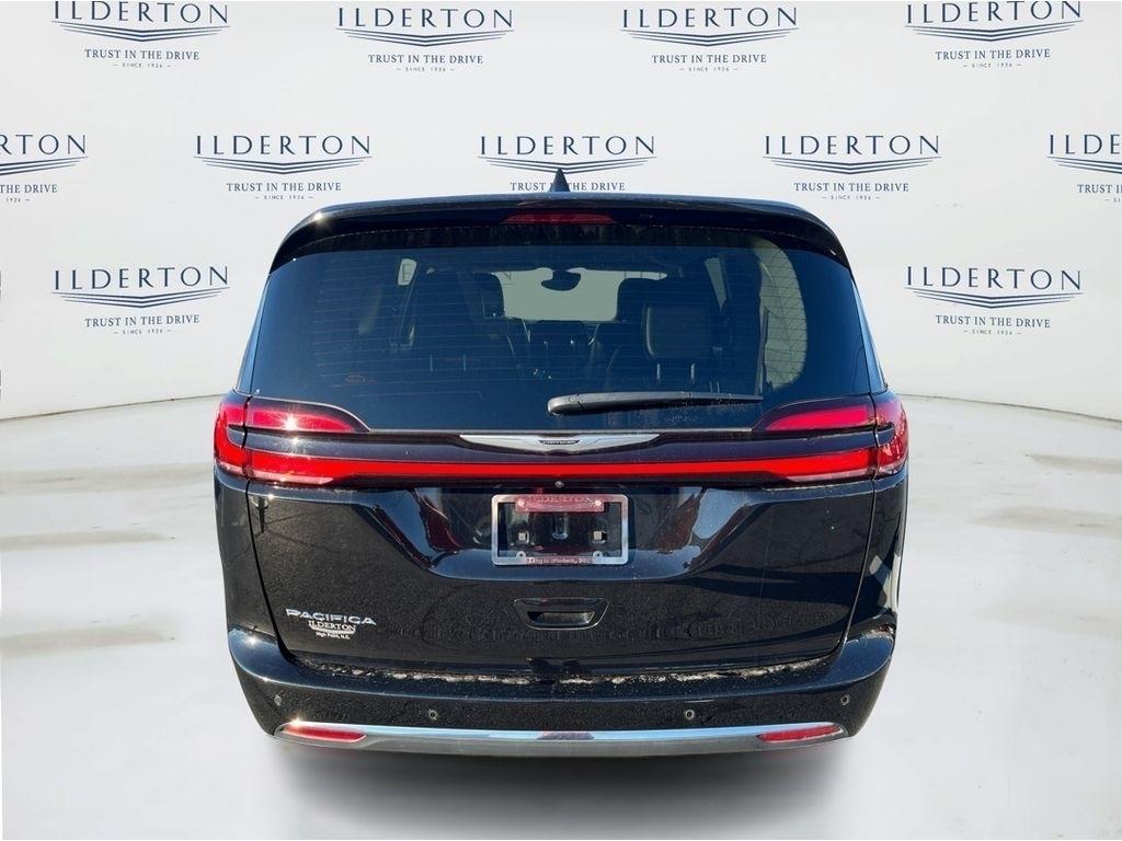 used 2024 Chrysler Pacifica car, priced at $23,995