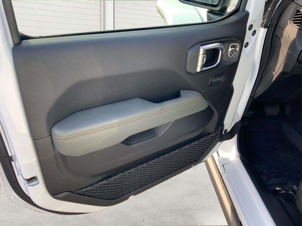 new 2025 Jeep Gladiator car, priced at $50,320