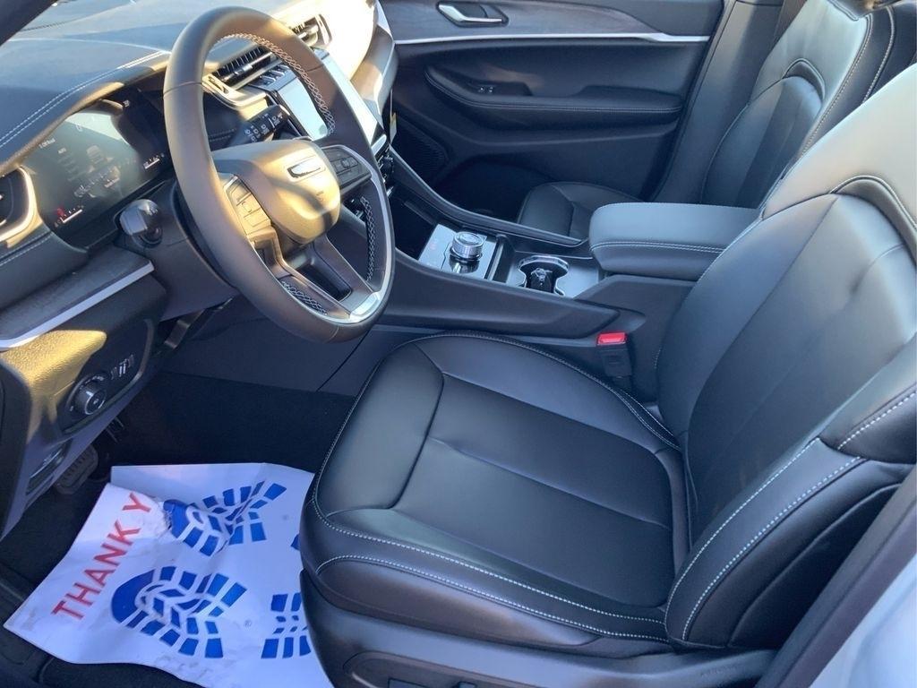 new 2025 Jeep Grand Cherokee car, priced at $46,230