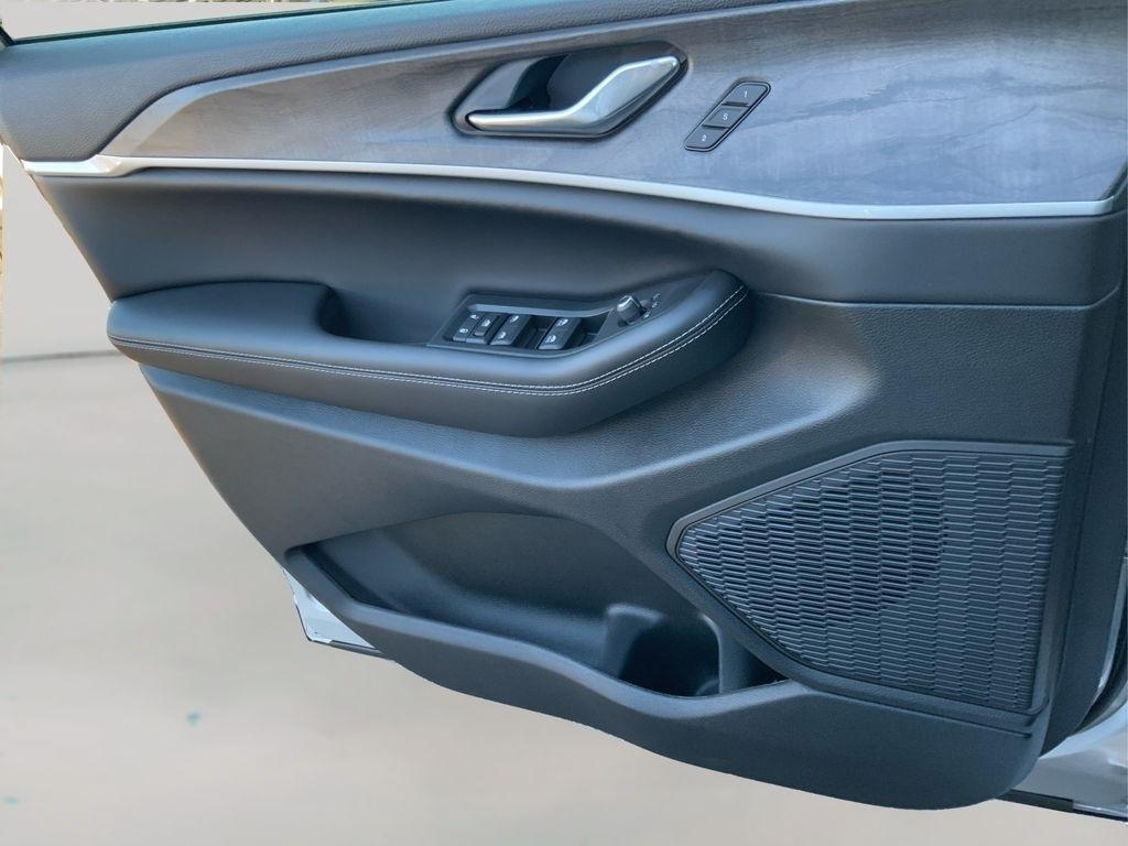 new 2025 Jeep Grand Cherokee car, priced at $46,230