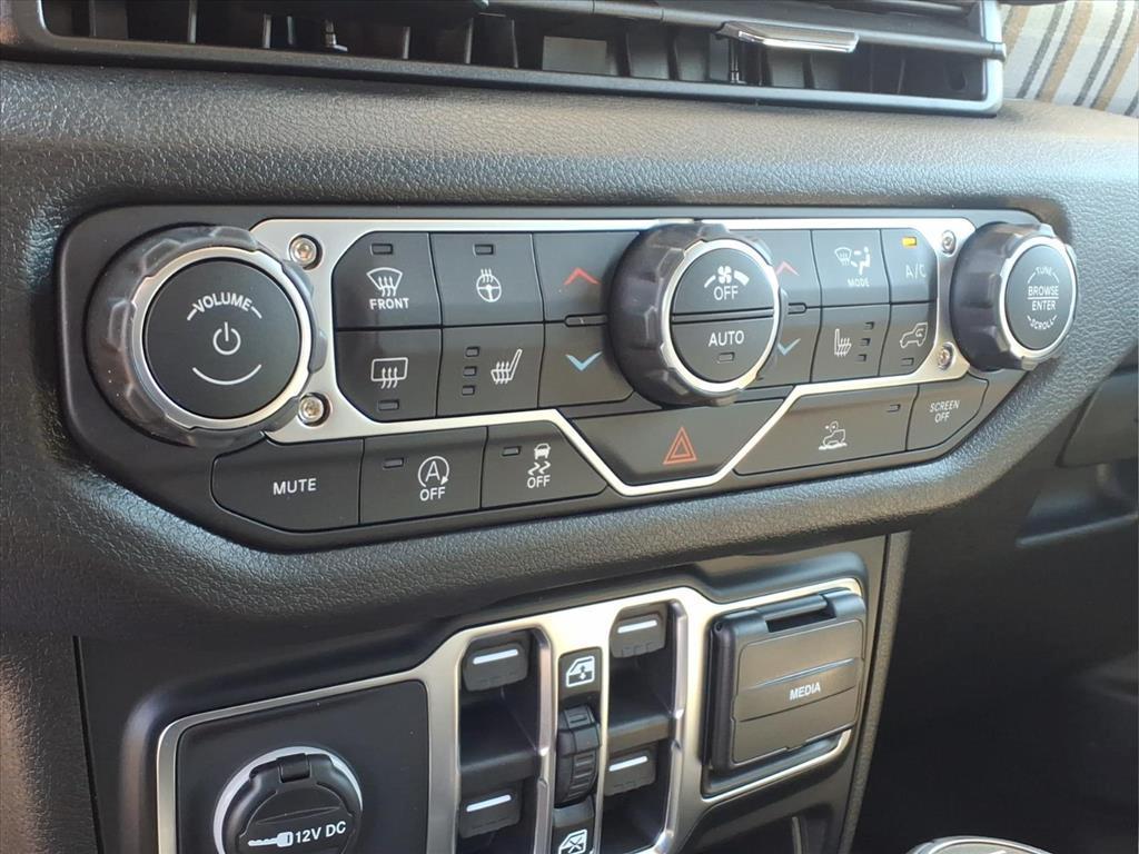 new 2026 Jeep Gladiator car, priced at $47,075