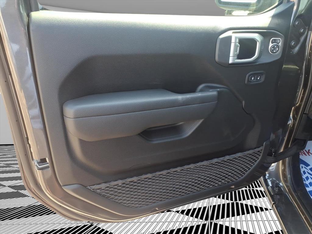 new 2026 Jeep Gladiator car, priced at $47,075