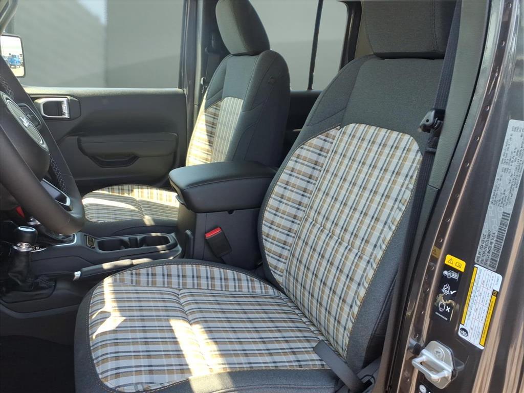 new 2026 Jeep Gladiator car, priced at $47,075