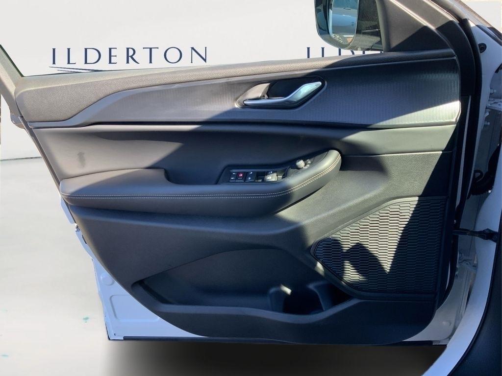 new 2025 Jeep Grand Cherokee car, priced at $38,280