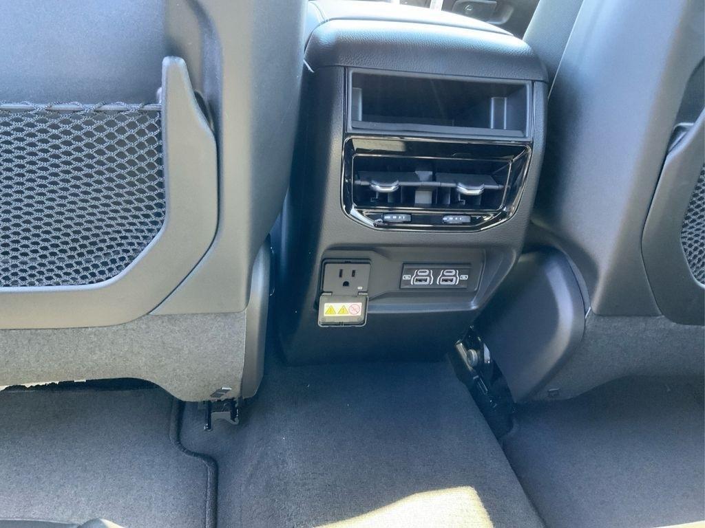 new 2025 Jeep Grand Cherokee car, priced at $38,280