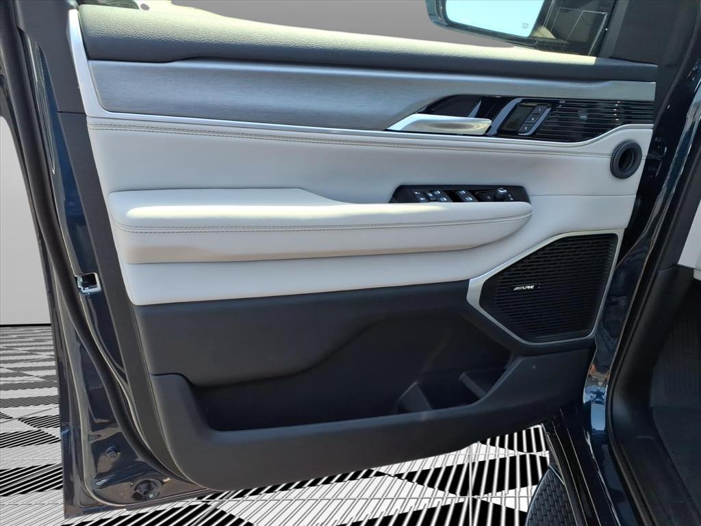 new 2026 Jeep Grand Wagoneer car, priced at $70,557