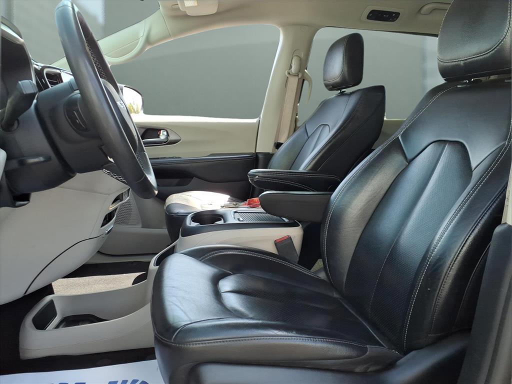 used 2022 Chrysler Pacifica car, priced at $21,362