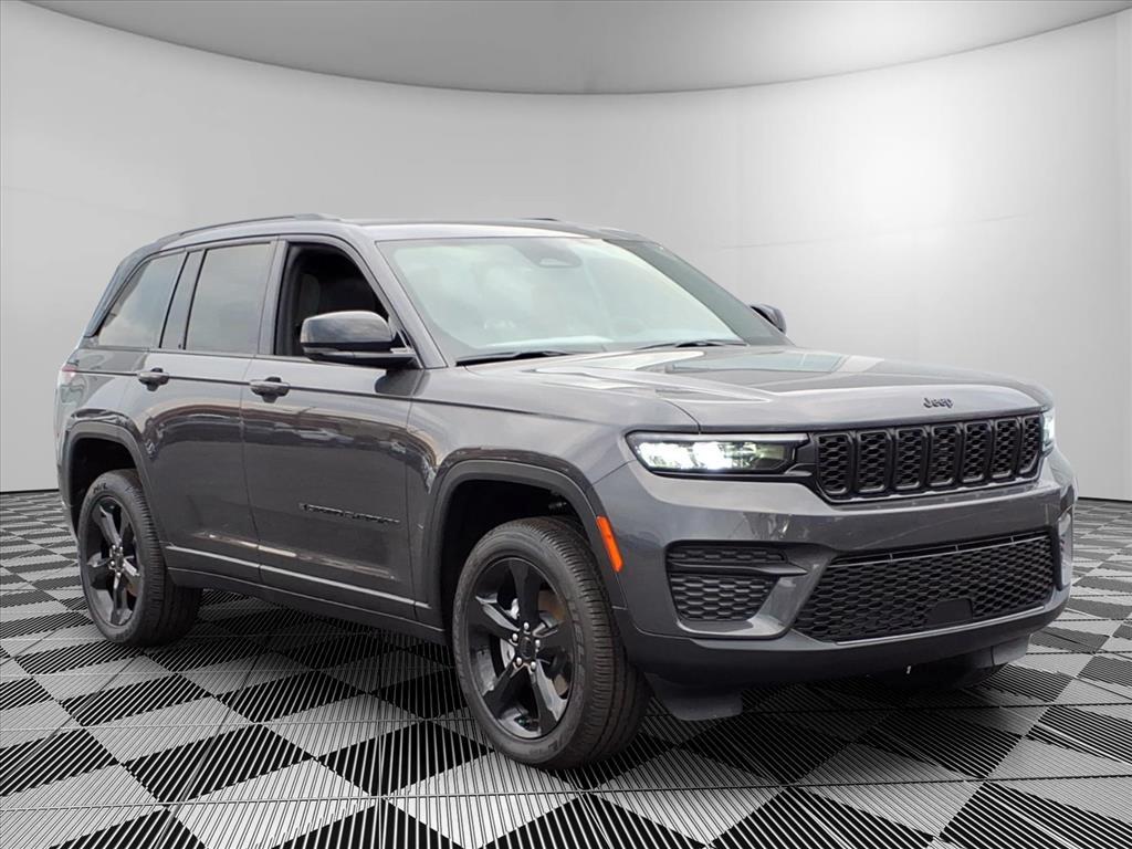 new 2025 Jeep Grand Cherokee car, priced at $37,870