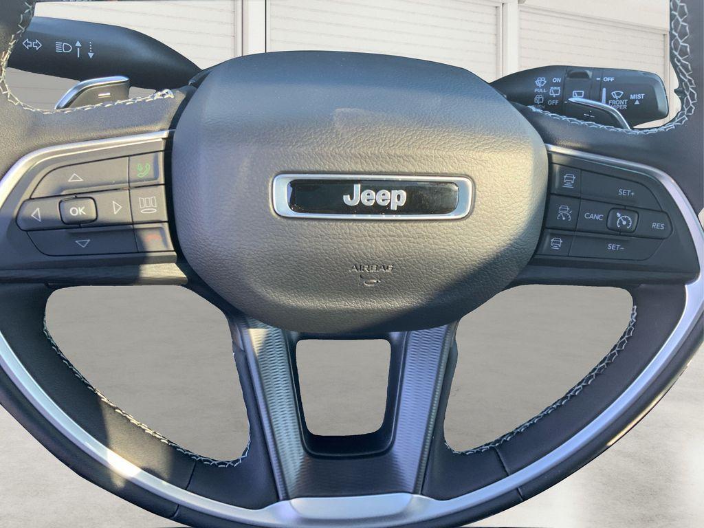 new 2025 Jeep Grand Cherokee car, priced at $42,870