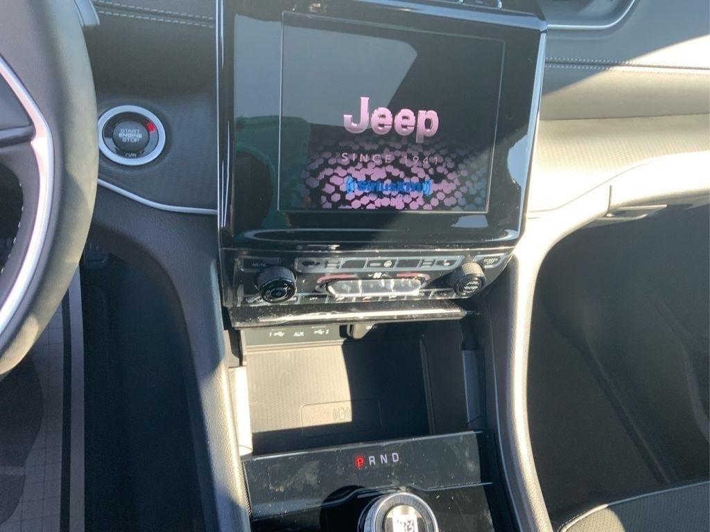 new 2025 Jeep Grand Cherokee car, priced at $37,870