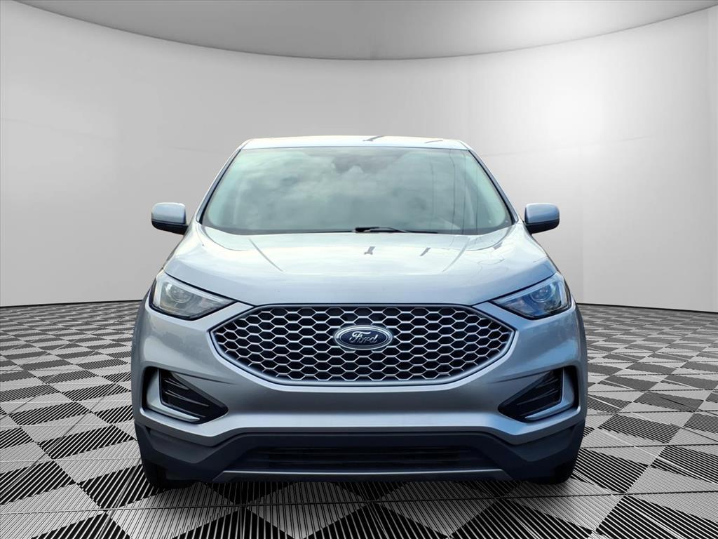 used 2024 Ford Edge car, priced at $18,799