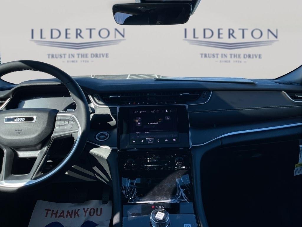 new 2025 Jeep Grand Cherokee car, priced at $39,870