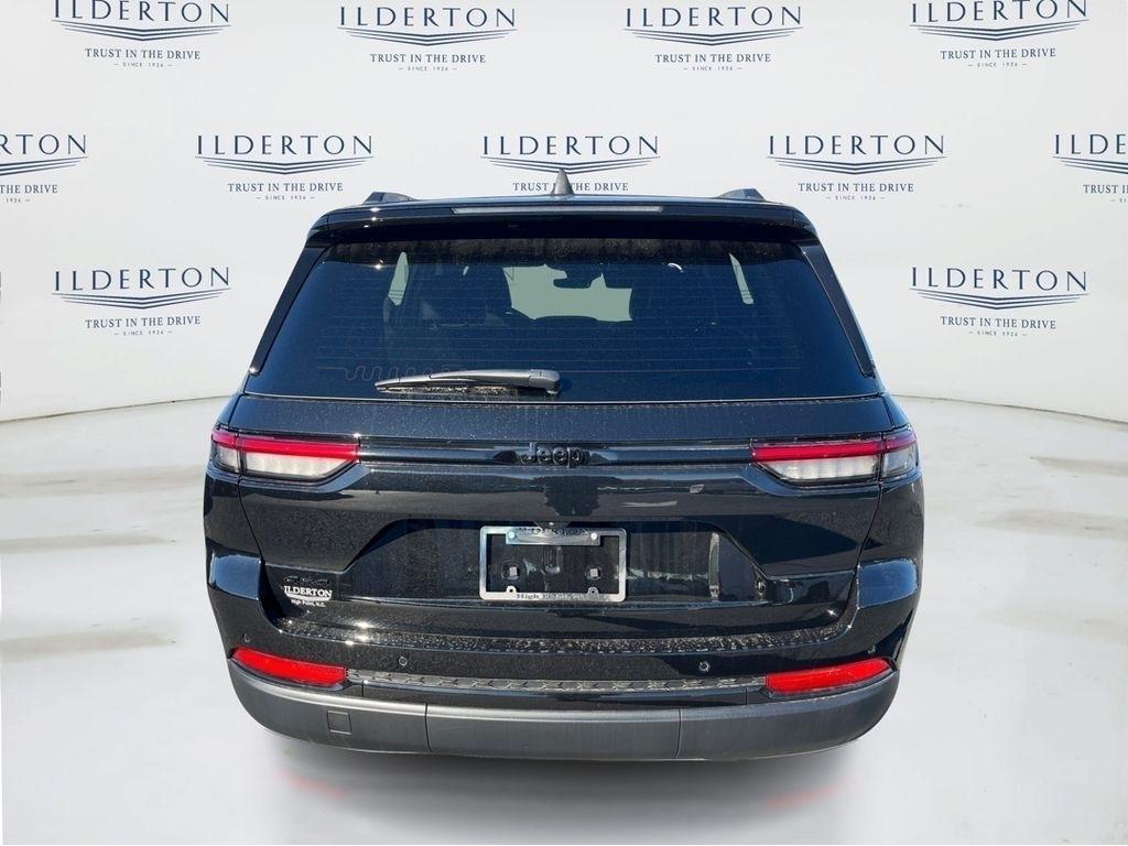 new 2025 Jeep Grand Cherokee car, priced at $39,870