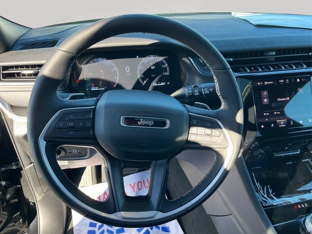 new 2025 Jeep Grand Cherokee car, priced at $39,870