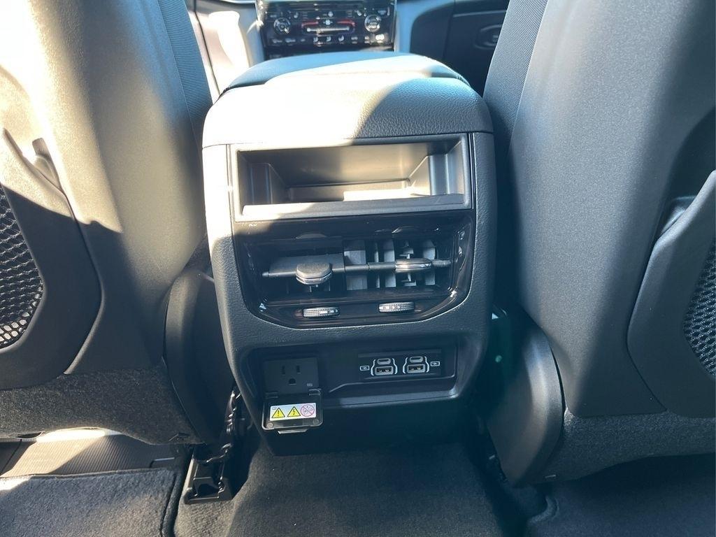 new 2025 Jeep Grand Cherokee car, priced at $39,870