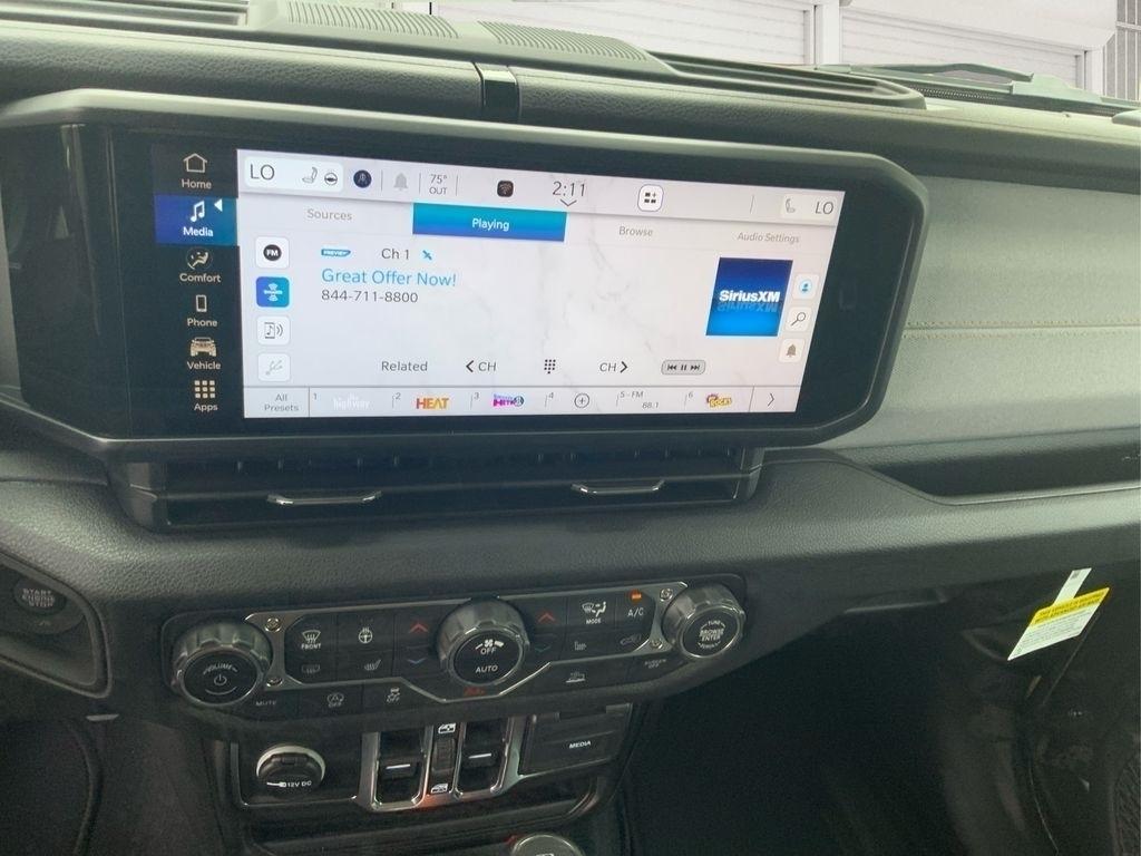 new 2025 Jeep Gladiator car, priced at $41,530