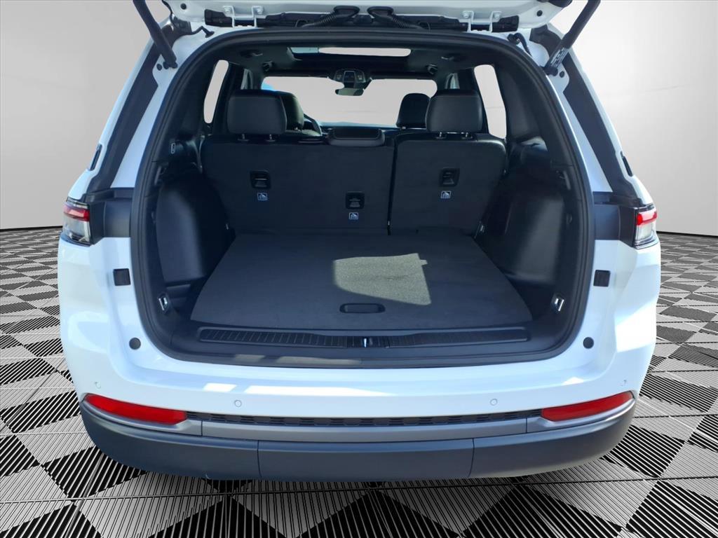 new 2026 Jeep Grand Cherokee car, priced at $48,205