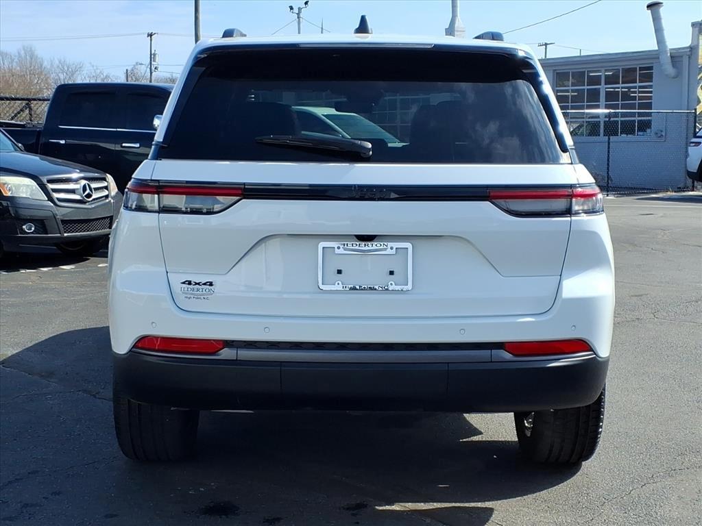 new 2026 Jeep Grand Cherokee car, priced at $48,205