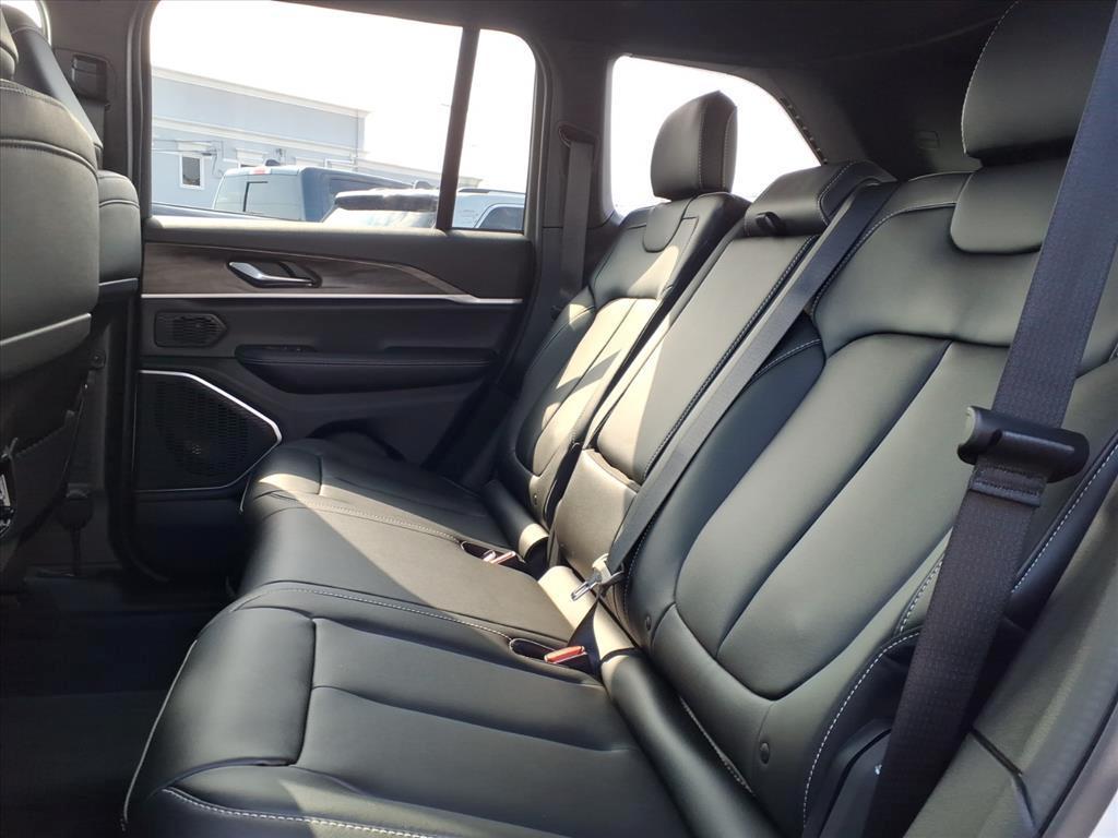 new 2026 Jeep Grand Cherokee car, priced at $48,205