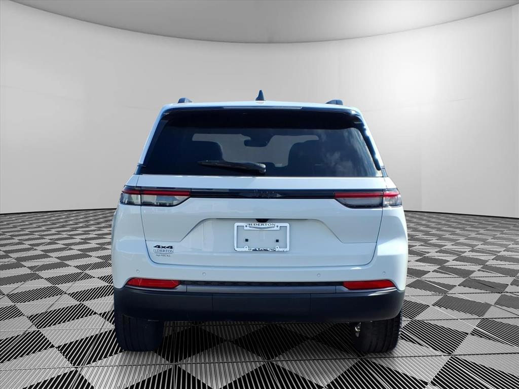 new 2026 Jeep Grand Cherokee car, priced at $48,205