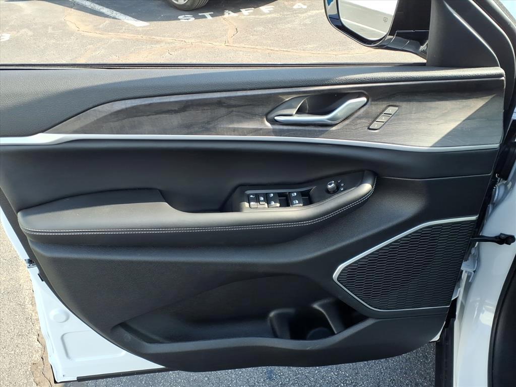 new 2026 Jeep Grand Cherokee car, priced at $48,205