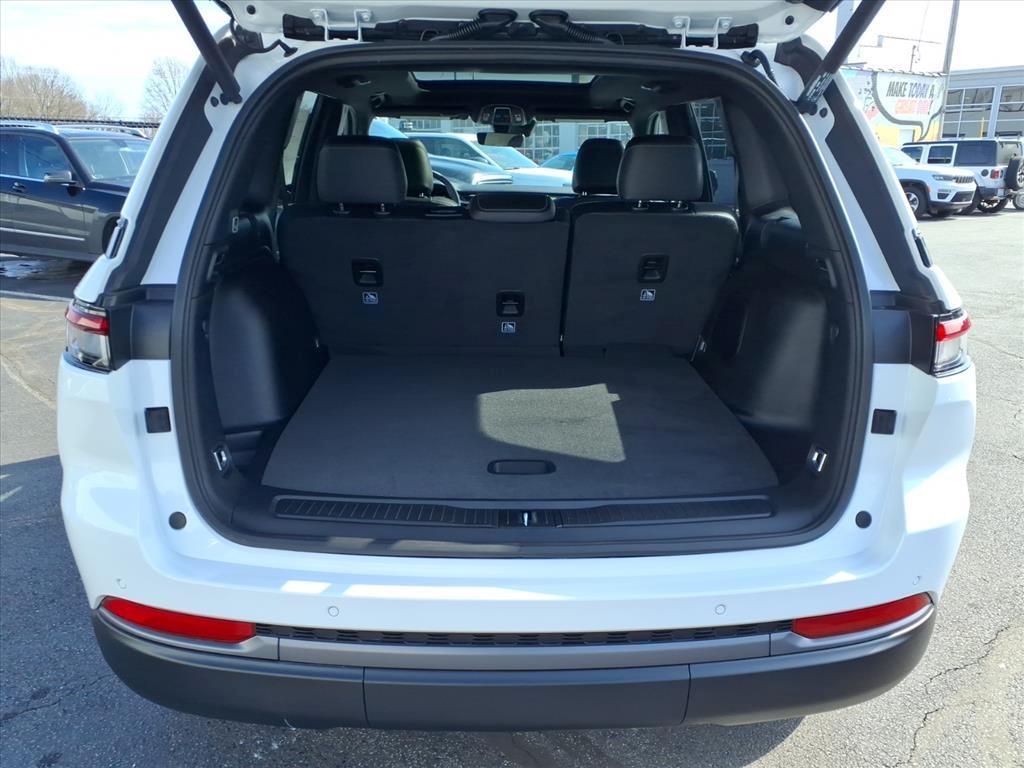 new 2026 Jeep Grand Cherokee car, priced at $48,205