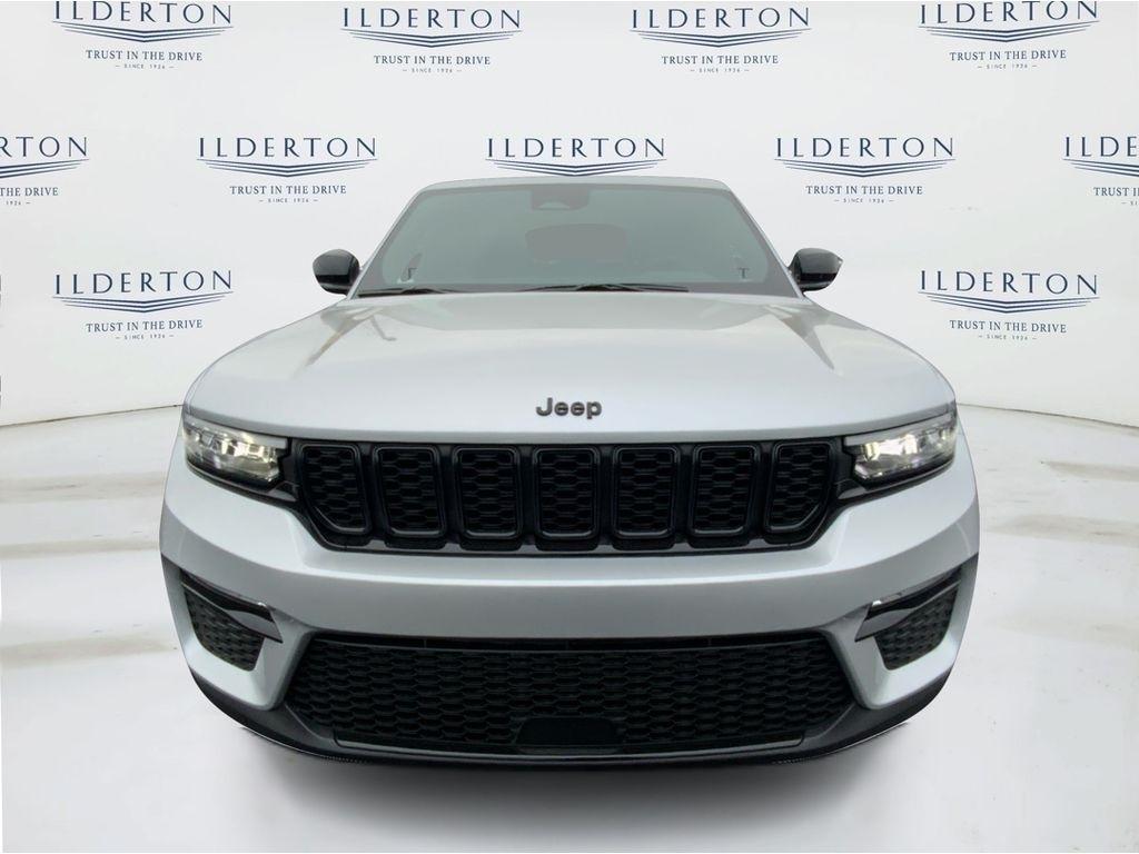 new 2025 Jeep Grand Cherokee car, priced at $42,220