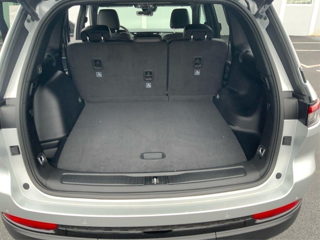 new 2025 Jeep Grand Cherokee car, priced at $42,220