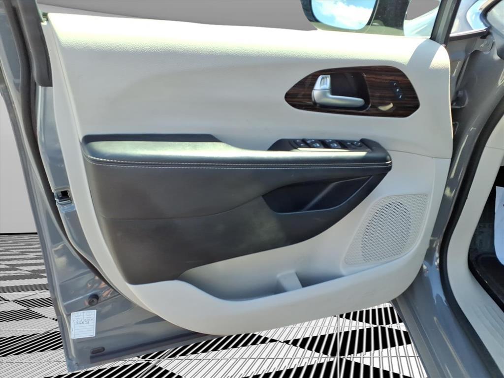 used 2023 Chrysler Pacifica car, priced at $24,995