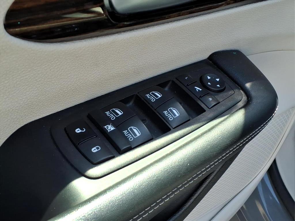 used 2023 Chrysler Pacifica car, priced at $24,995