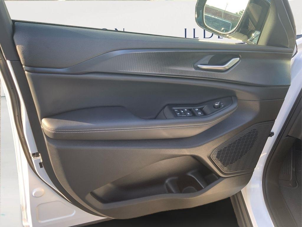 new 2025 Jeep Grand Cherokee car, priced at $37,275