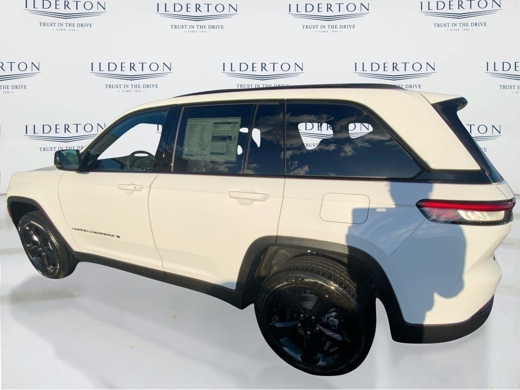 new 2025 Jeep Grand Cherokee car, priced at $37,275
