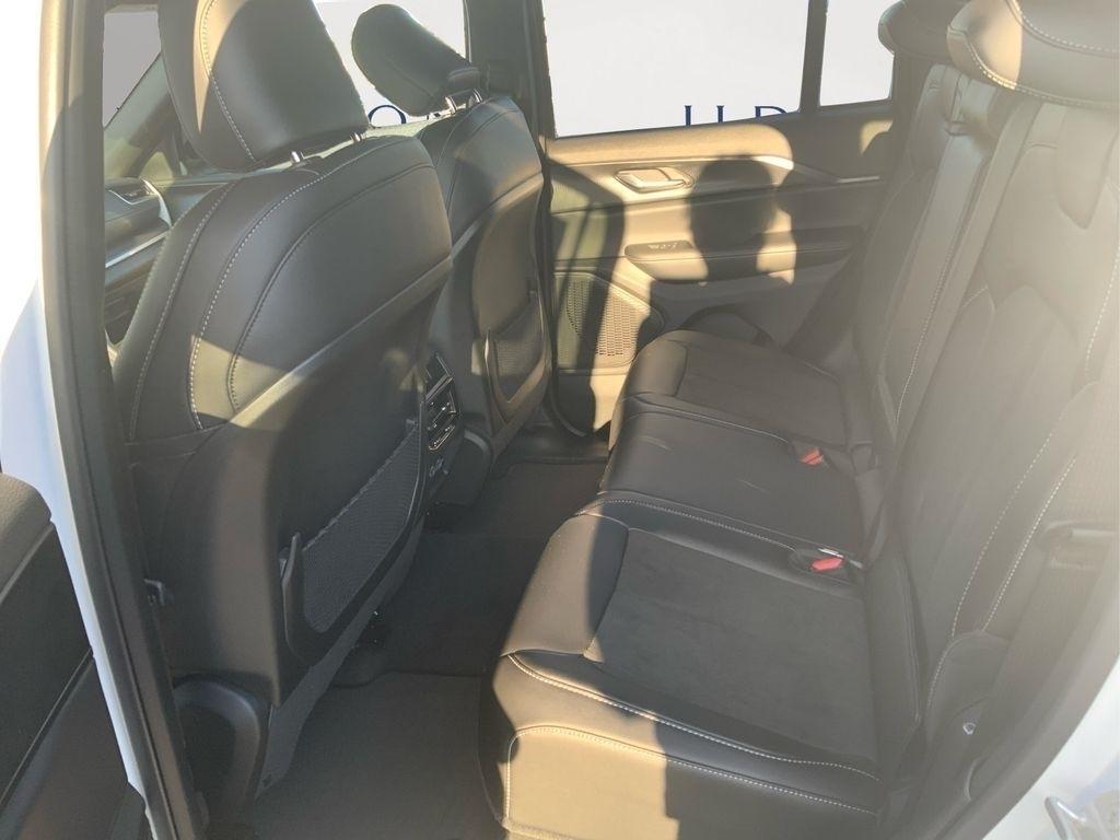 new 2025 Jeep Grand Cherokee car, priced at $37,275