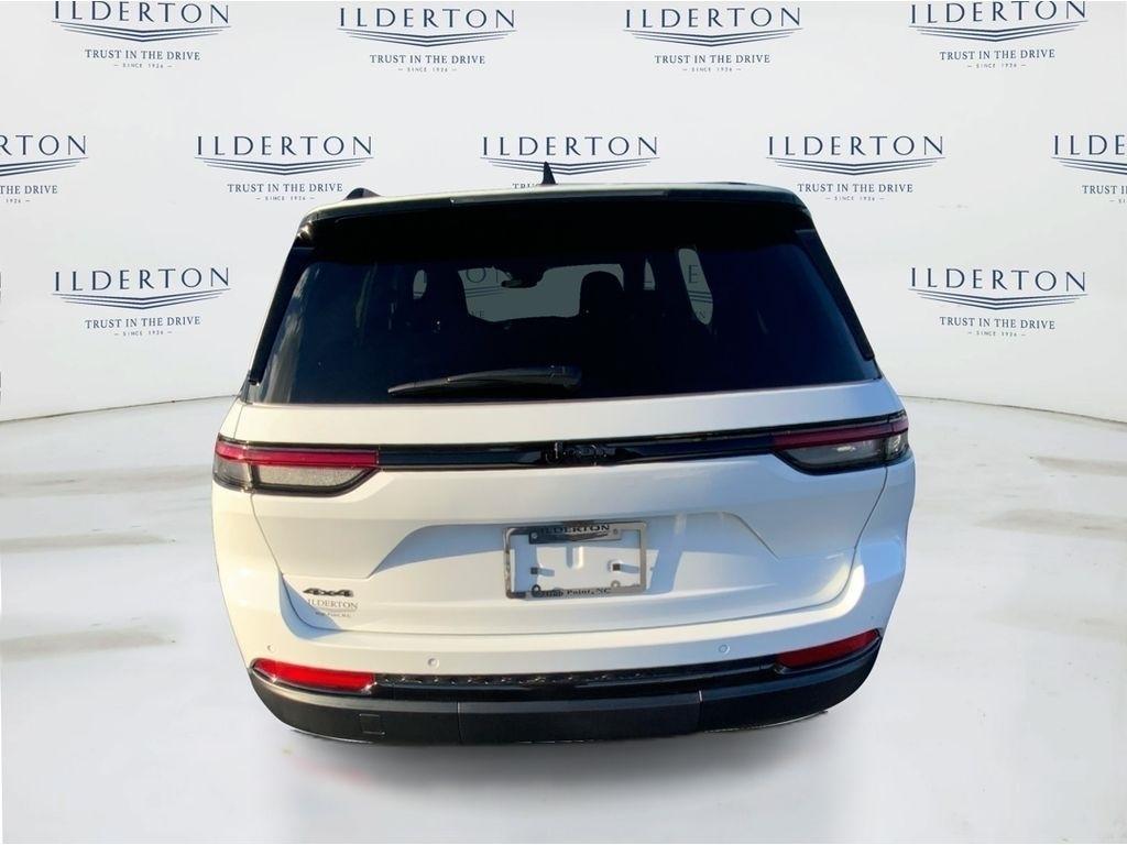 new 2025 Jeep Grand Cherokee car, priced at $37,275