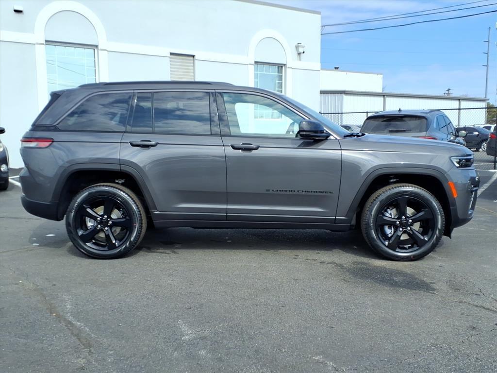 new 2026 Jeep Grand Cherokee car, priced at $47,805