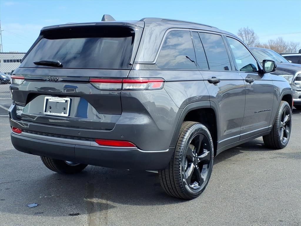 new 2026 Jeep Grand Cherokee car, priced at $47,805
