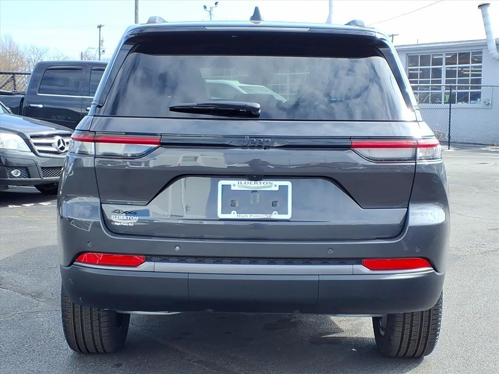 new 2026 Jeep Grand Cherokee car, priced at $47,805