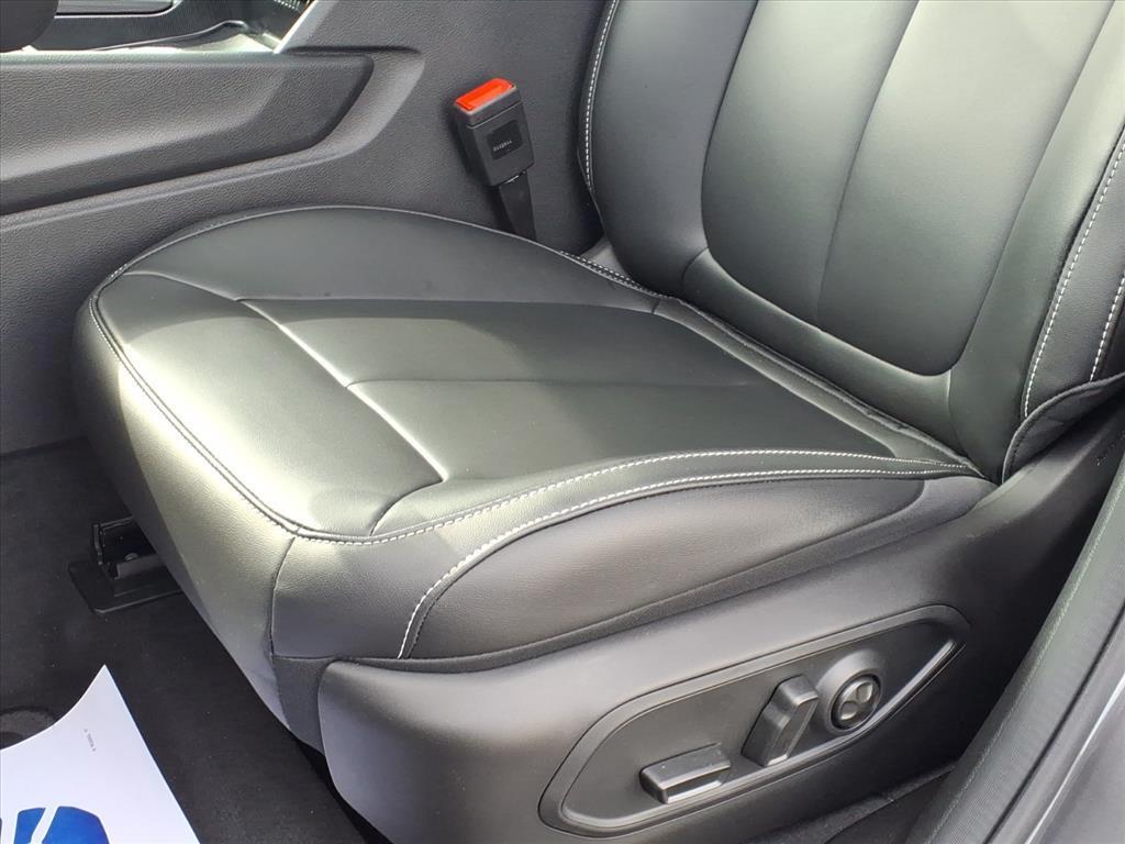 new 2026 Jeep Grand Cherokee car, priced at $47,805