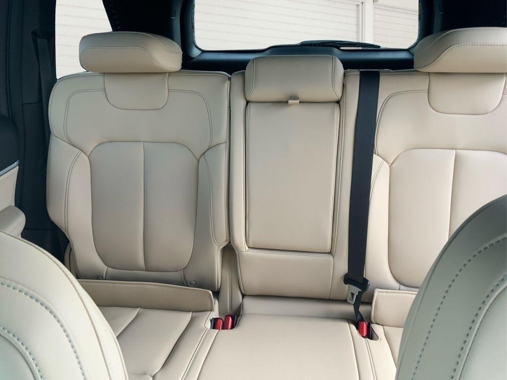 new 2025 Jeep Grand Cherokee car, priced at $38,915