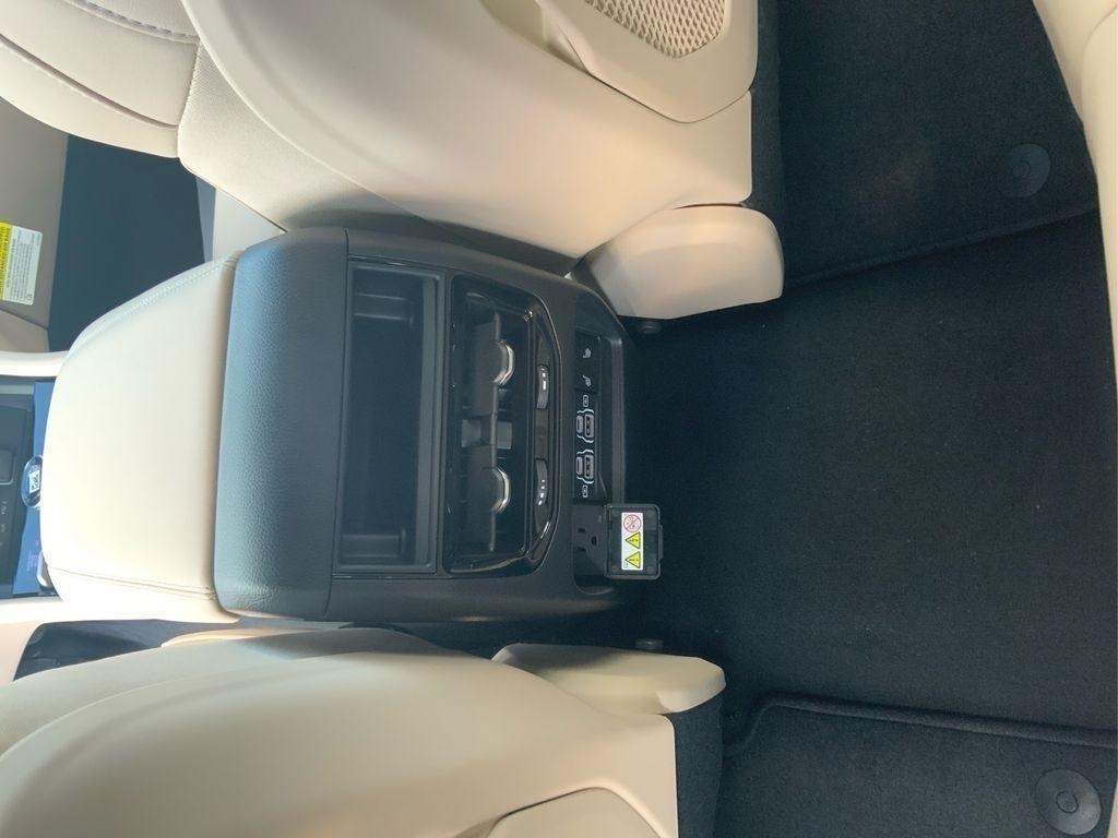 new 2025 Jeep Grand Cherokee car, priced at $38,915