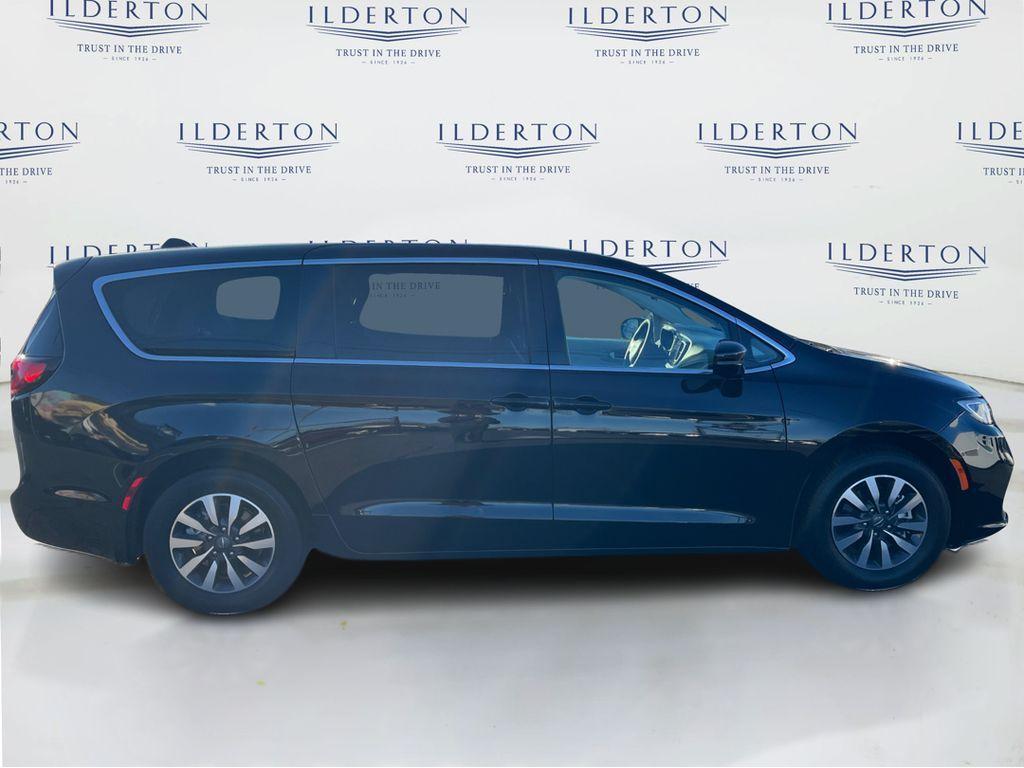 used 2024 Chrysler Pacifica Hybrid car, priced at $26,995