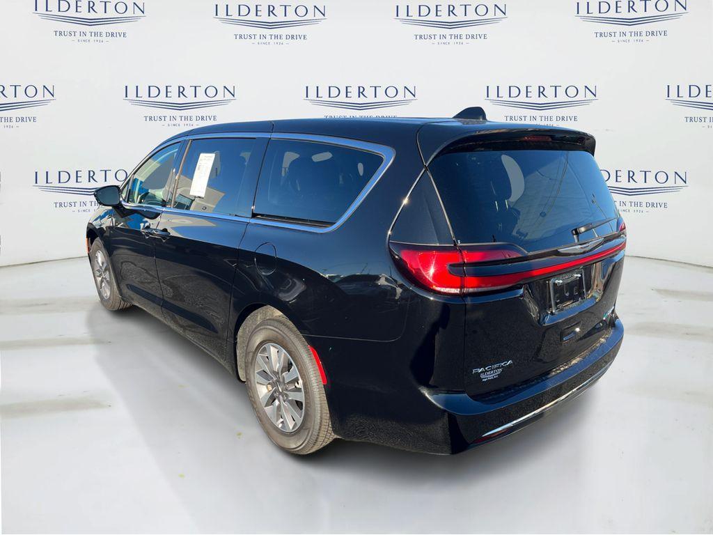 used 2024 Chrysler Pacifica Hybrid car, priced at $26,995