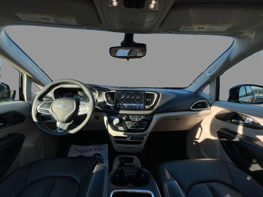 used 2024 Chrysler Pacifica Hybrid car, priced at $26,995
