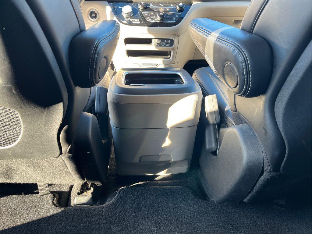 used 2024 Chrysler Pacifica Hybrid car, priced at $26,995