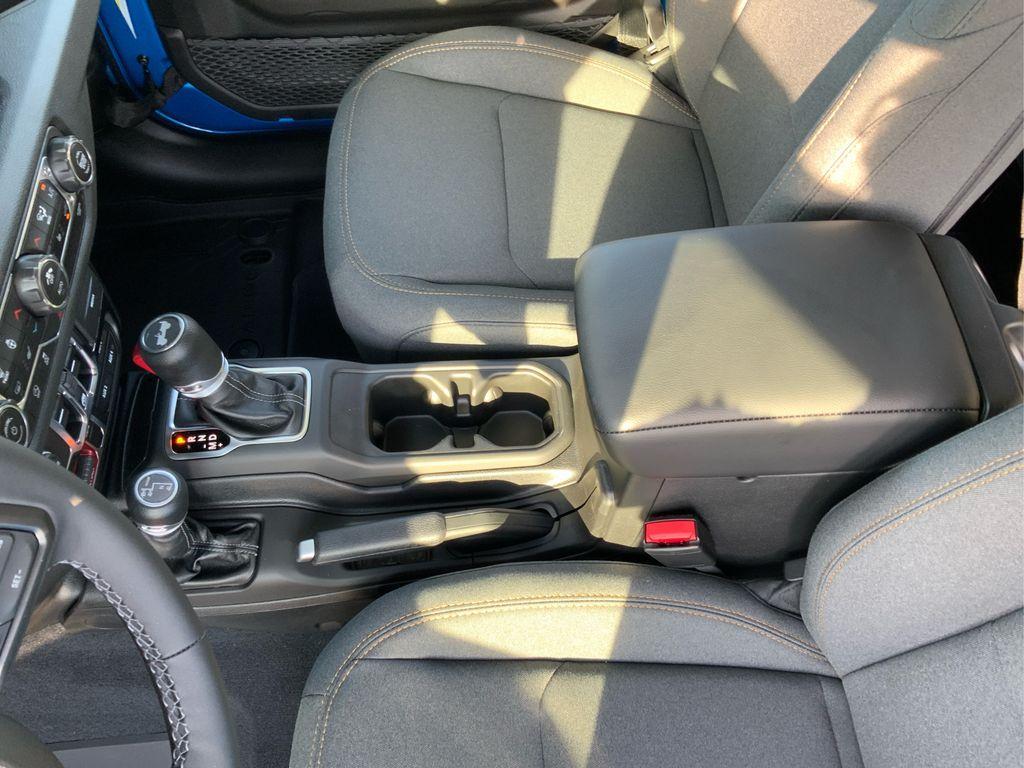 new 2025 Jeep Wrangler car, priced at $46,070